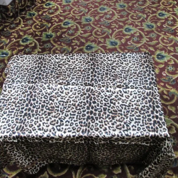 Leopard Print Scarf for head, table or neck. Great scarf!! - Picture 2 of 3